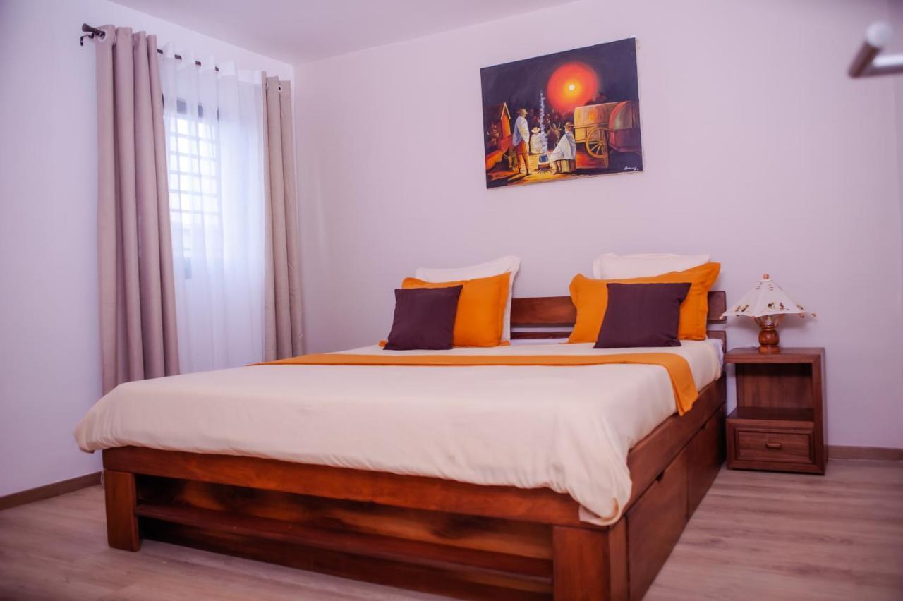 Ampifitia Guest House 塔那那利佛 外观 照片