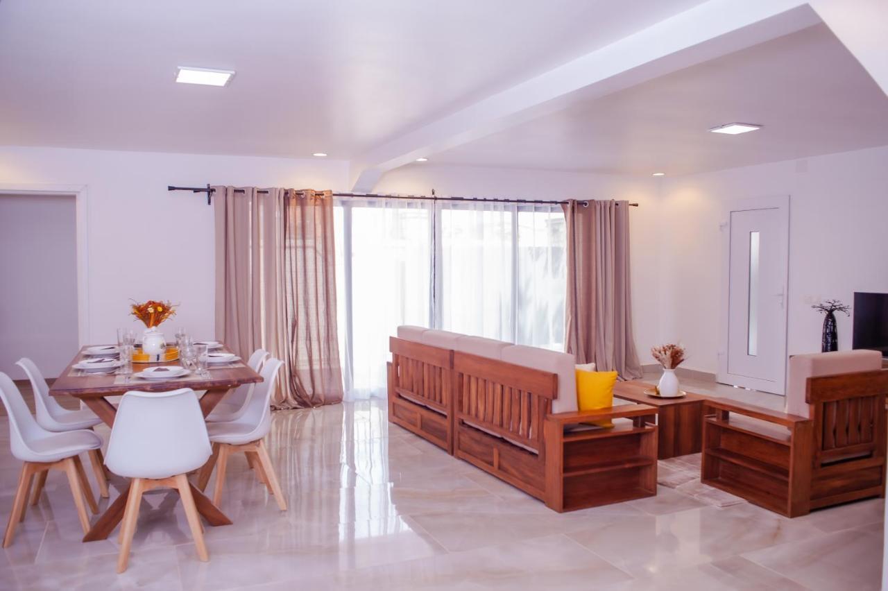 Ampifitia Guest House 塔那那利佛 外观 照片
