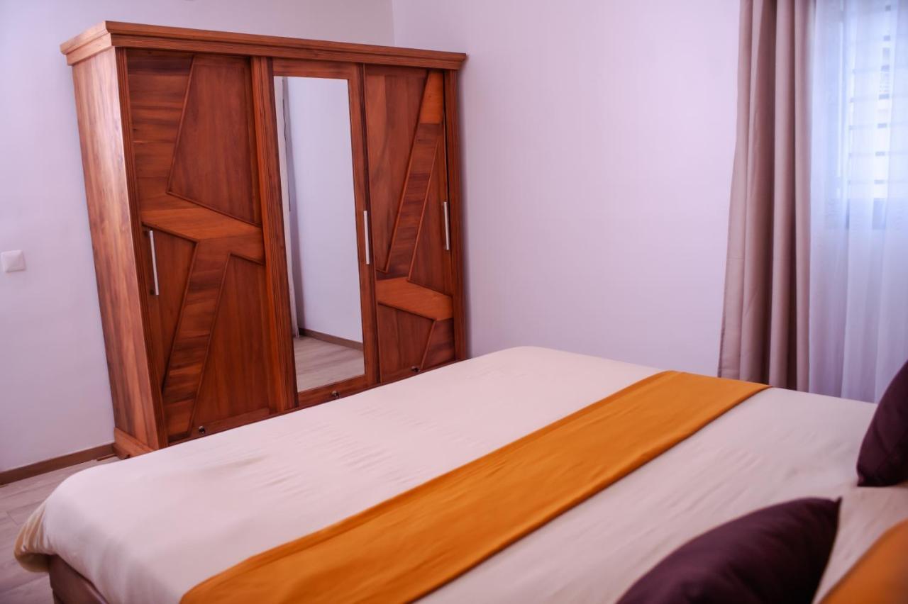 Ampifitia Guest House 塔那那利佛 外观 照片